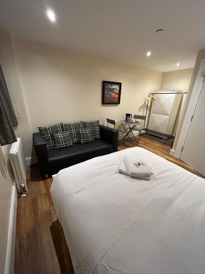 Modern Double Room With Sofa EDI Exterior photo