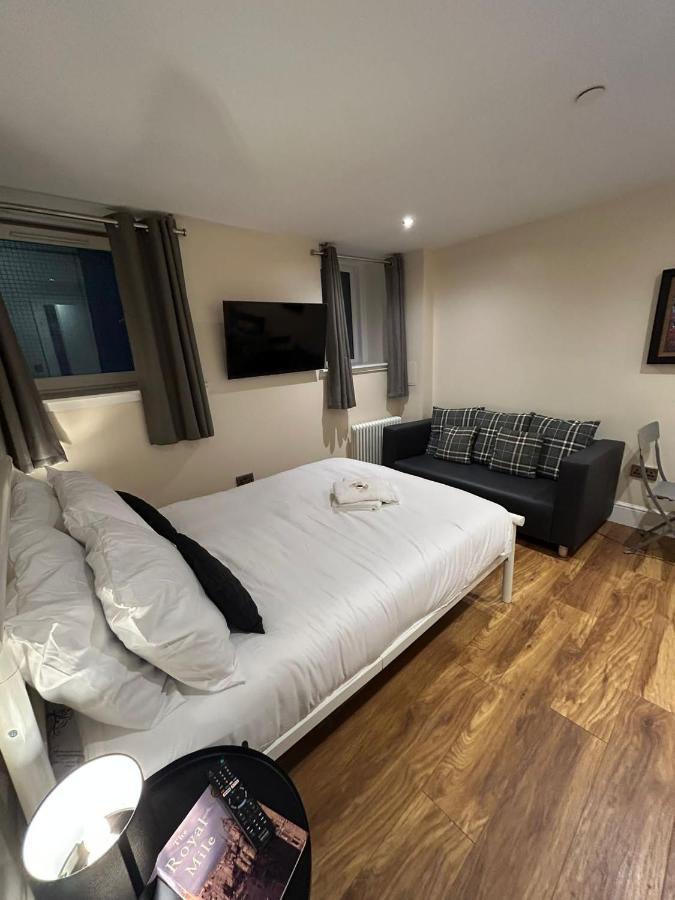 Modern Double Room With Sofa EDI Exterior photo